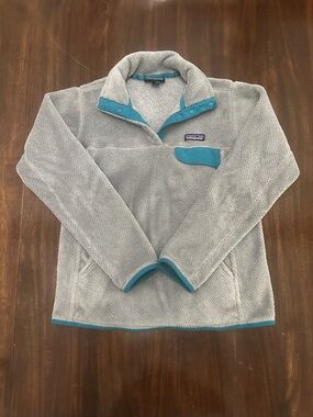 Patagonia Light Gray Fleece Pullover with Teal Accents